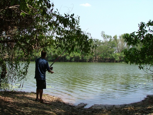 Séance de pêche sur l'Alligator River dans le Kakadu NP