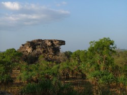 Le superbe site rupestre aborigène d'Ubirr est située à la frontière de la barrière rocheuse d'Arnhem