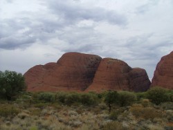 L'errosion a fait son oeuvre dans le labyrinthe des gorges des Kata Tjuta