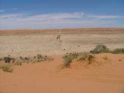 Le blanc c'est les pans et le rouge le sable des dunes
