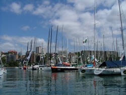 Bateaux pros et amateurs qui se lanceront demain dans une des courses les plus dangereuses qui existe