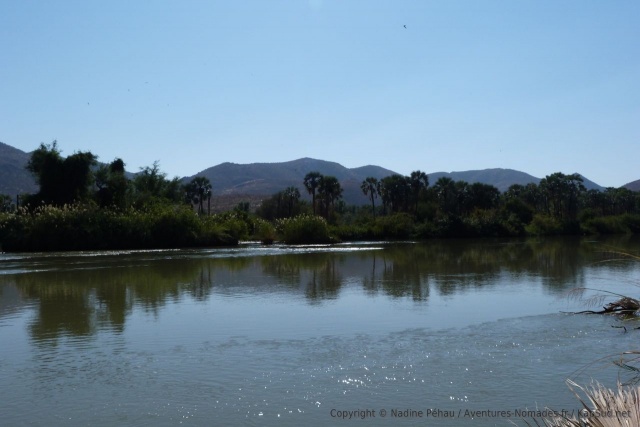 La rivière Kunene est la frontière naturelle avec l'Angola