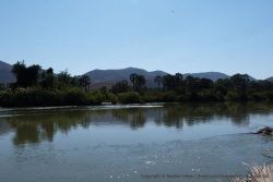La rivière Kunene est la frontière naturelle avec l'Angola