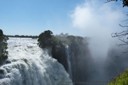 Ici, le Zambèze s'engouffre dans une faille de 1700 mètres de long