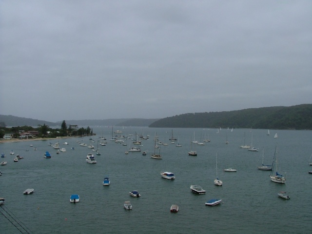 Les flots et rivages trés fréquentés de Broken Bay, au nord de Sydney