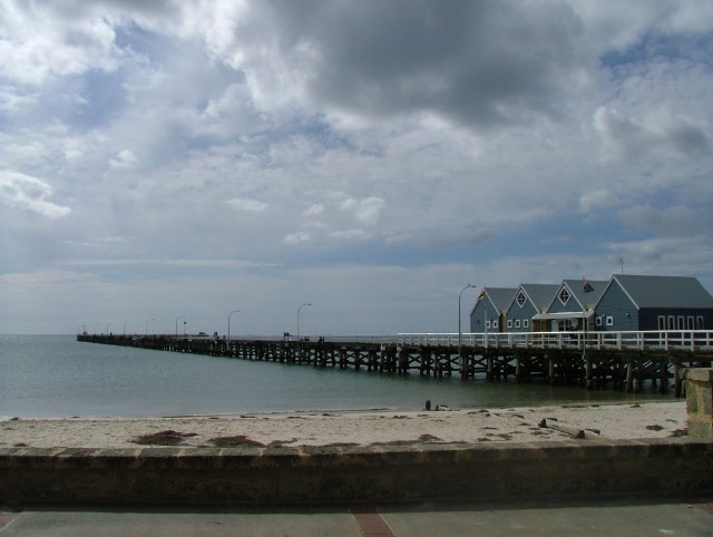 a célèbre jetée en bois de Busselton de presque 2 km de long.