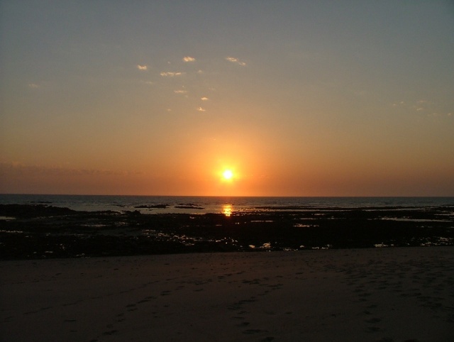 Dernier coucher de soleil sur l'océan Pacifique - Quondong