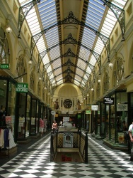 Galerie commerciale à l'italienne au coeur de Melbourne