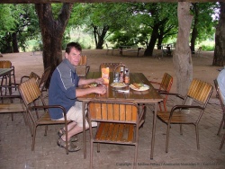Se lever à 4H du mat, forcément ça creuse. Du coup, halte obligatoire en milieu de matinée pour un copieux breakfast