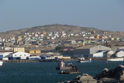 Malgré les couleurs chatoyantes, il émane de Luderitz une sensation de bout du monde désolé