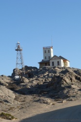 Le petit phare signalant l'entrée de Robert Harbour