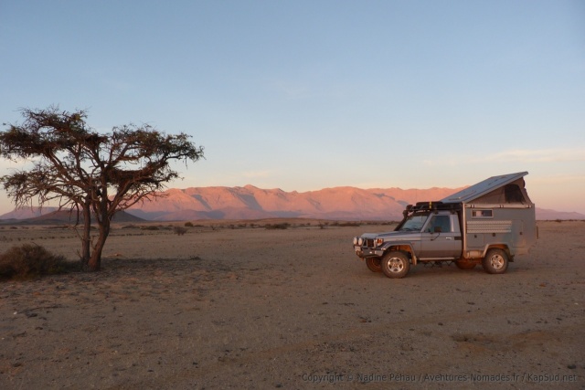 Bivouac sauvage avec le coucher de soleil sur le Brandberg, on ne peut rêver mieux pour un réveillon de Noel