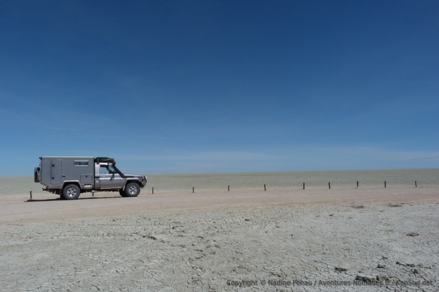 A chaque fois qu'on vient, on ne résiste pas à l'appel de la photo de Totoy devant le grand pan d'Etosha