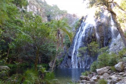 De belles chutes dans un décor paradisiaque