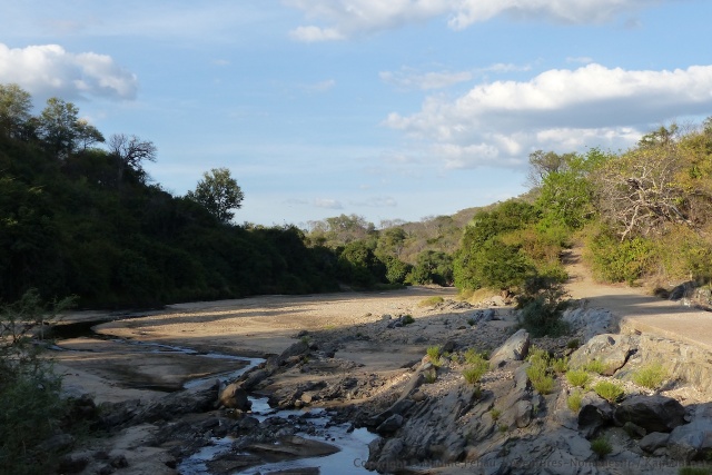 Une jolie rivière, déjà presque à sec en ce début de saison sèche