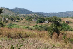 Les cultures et habitations des villageois transforment joliment les paysages