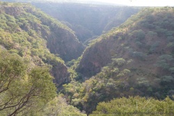 Notre emplacement de camping, avec vue plongeante sur les gorges