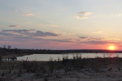 On arrive juste à temps pour le coucher de soleil sur Mandavu