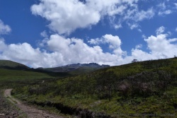 On l'a perdu de vue, par contre le mont Kenya est bien dégagé maintenant