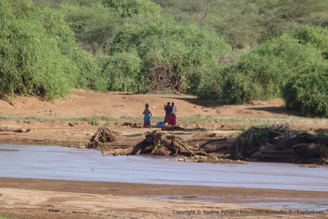 La rivière est également partagée avec les villageois