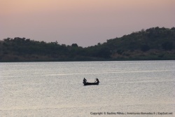 Les pêcheurs mettent à profit ces heures cruciales de la tombée de la nuit