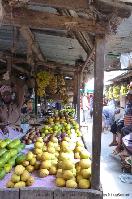 Le marché principal de Stone Town foisonne également de fruits tropicaux