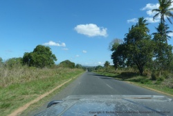 Nous rejoignons avec plaisir une belle route rectiligne au goudron impeccable