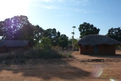 Les jolies cases des villages aux cours parfaitement entretenues