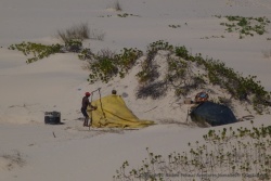 On dirait que la famille de pêcheurs s'installe pour un bon moment