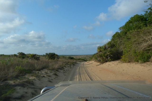 Après les sables ocres, les dunes de sable blanc