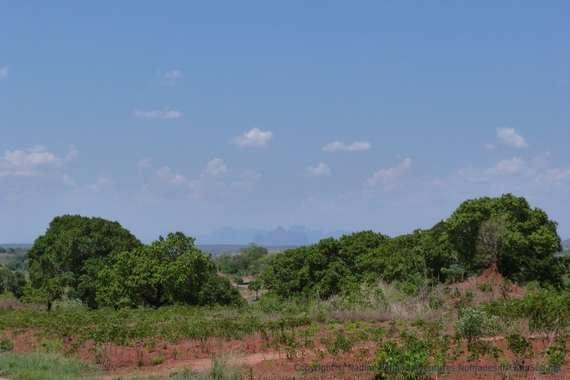 De nouvelles etranges montagnes se profilent à l'horizon
