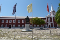 La statue de Vasco de Gama érigée devant l'ancien palais du gouverneur