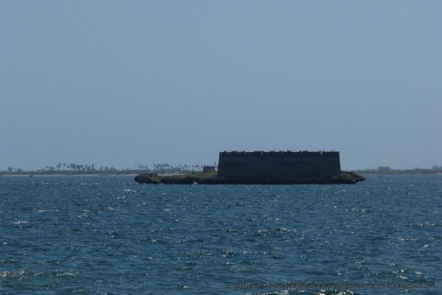 Un dernier coup d'oeil sur le petit fortin gardien de lîle