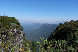 Vue depuis la God's Window sur le spectaculaire escarpement du Drakensberg