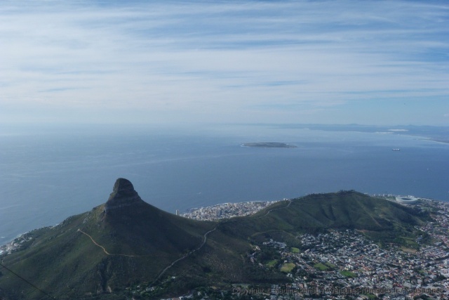 La montagne de Lions's head tient compagnie à la Table Mountain