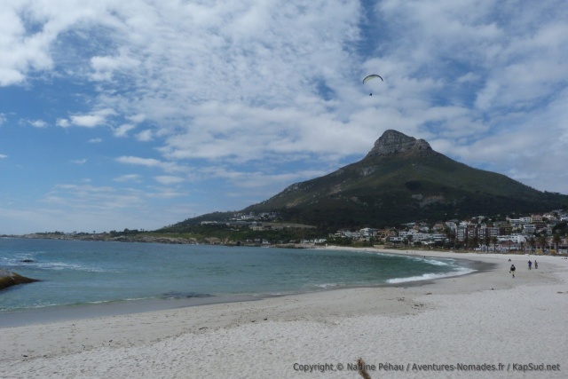 La très belle plage de Camps Bay