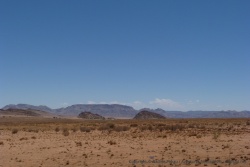 De belles montagnes rompent la monotonie d'un relief souvent plat