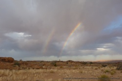 Un arc-en-ciel double sans pluie