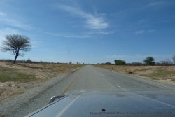 La route interminable de la Trans Kalahari Highway