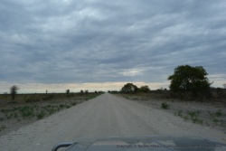 Changement de standing, les pistes en Namibie sont couvertes de gravier
