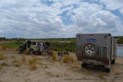 Pique-nique sur les rives de l'Okavango