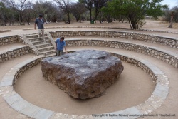 Hoba, la plus grande météorite du monde