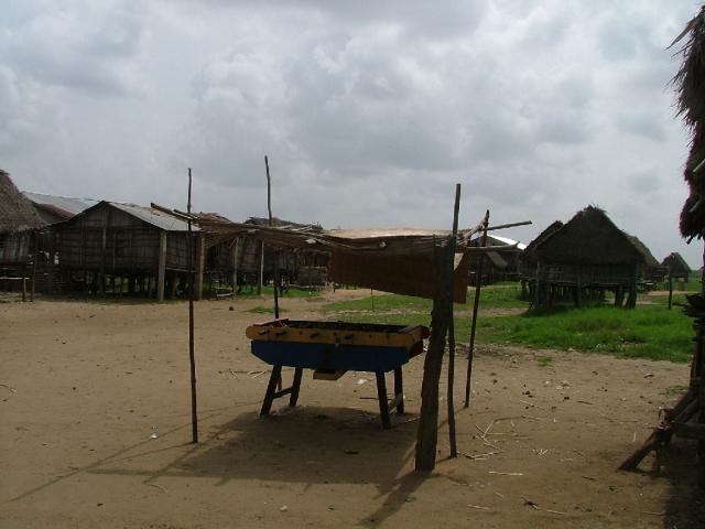 Toujours le baby foot même en village lacustre