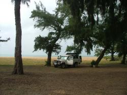 Notre camping à Grand Popo à l'ombre des grands arbres, directement sur la plage : vous avez dit paradisiaque ?