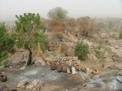  Cuisson des poteries à Koro