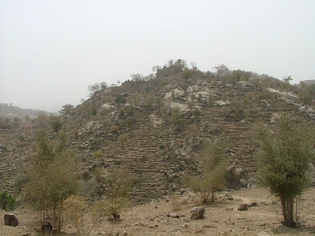 Montagnes Mandara sculptées par les villageois