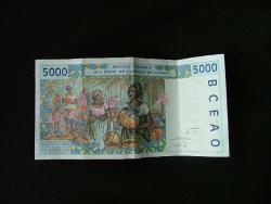 Nos derniers CFA de l'Afrique de l'Ouest, en voie de disparition (anciens billets)