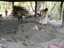 Le four enterré, souvent utilisé dans la cuisine mélanésienne