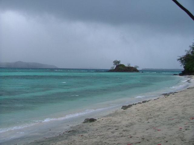 Plage de Nacula sous la tempête menaçante