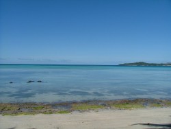 Plages ensoleillées de Nacula, à marée basse